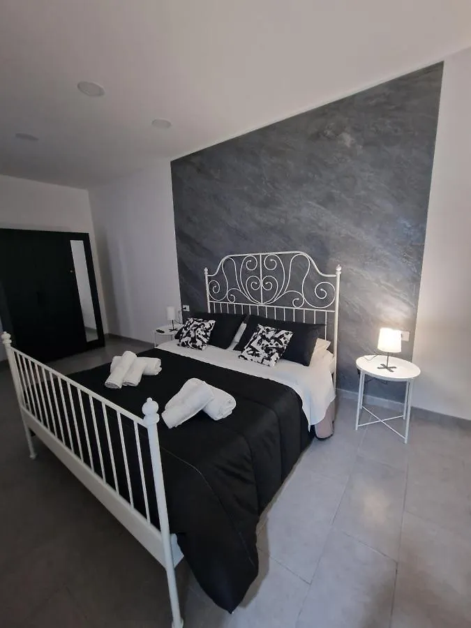 Holiday home Black & White Catania Italy